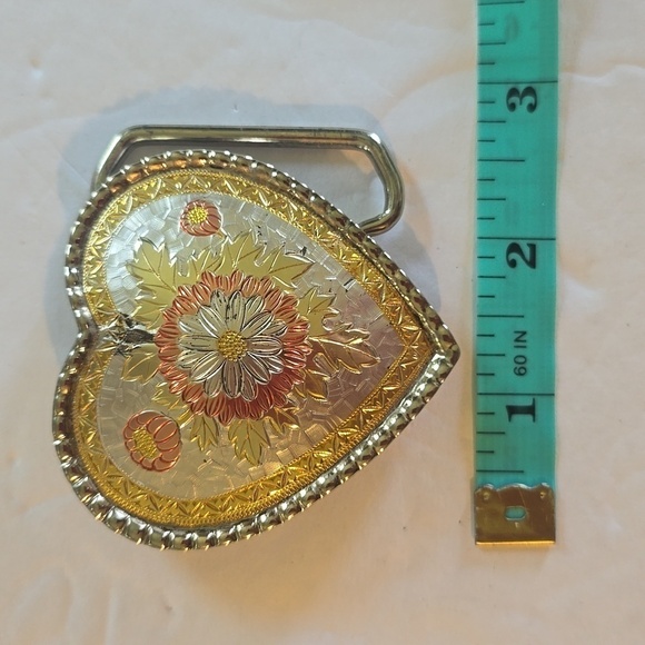 Heart Belt Buckle Gold/ Silver Floral design USA Western Bling inlay Stunning main image 3